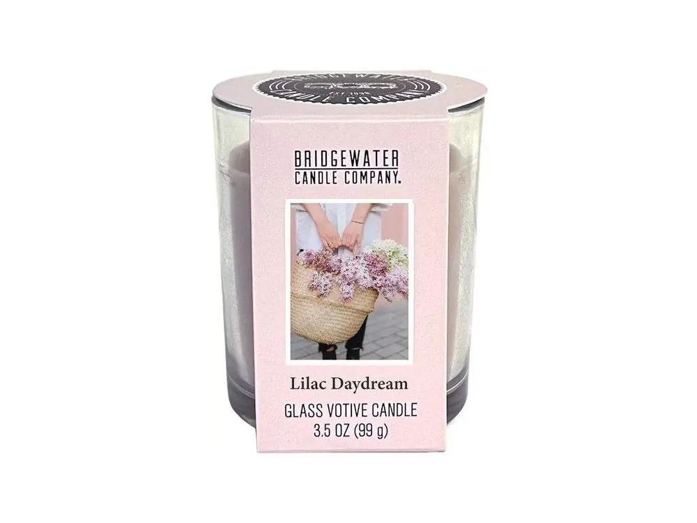 Cenově Výhodný Bridgewater Candle Company Vonná votivní svíčka ve skleničce Lilac Daydream ( šeříkové snění ) 99 g 30 hodin