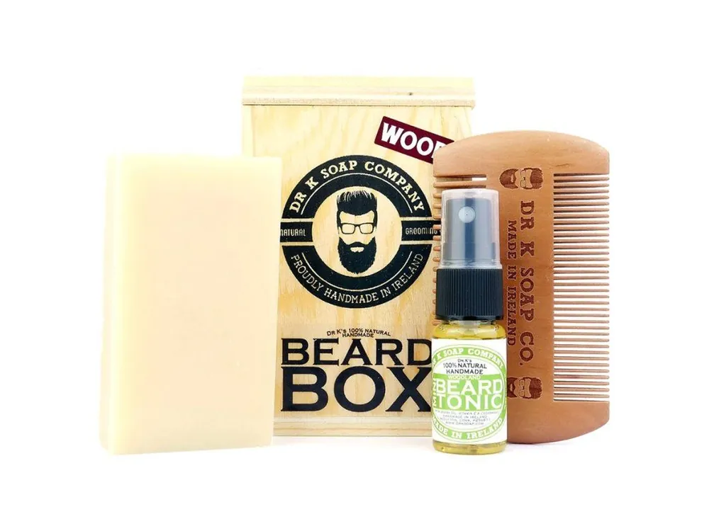 Sada mýdla, hřebenu a tonika na vousy v dřevěném boxu DR K SOAP COMPANY Beard box Wood Bezpečná Platba