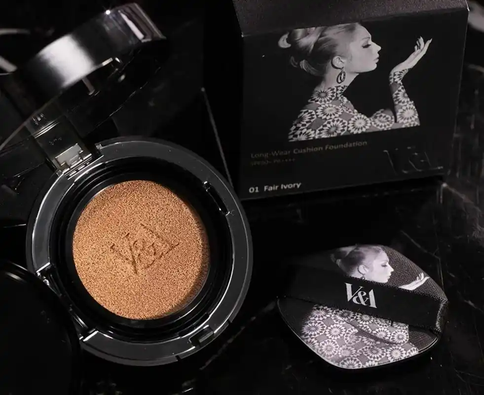 Doprava Zdarma V&A Make-up cushion s houbičkou Long Wear Cushion Foundation Radiant (15g)