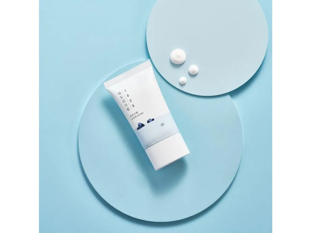 Jen Po Omezenou Doba ROUND LAB Opalovací krém 1025 Dokdo Sunscreen SPF50+ PA++++ (50 ml)