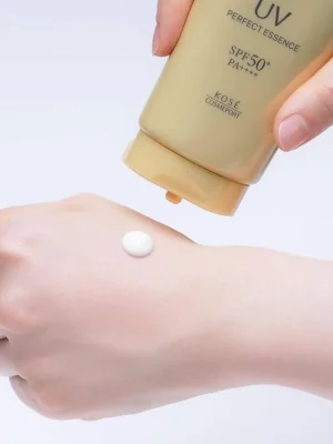 KOSÉ SUNCUT Opalovací esence UV Perfect Essence SPF50+ PA++++ (80 g) Značkový