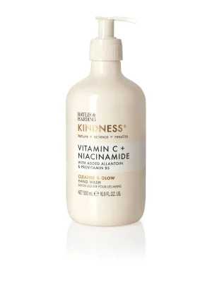 Cenový Hit Kindness+ Vitamin C & NiacinamideRozjasňující tekuté mýdlo s vitamínem C, 500 ml