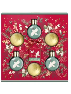 Winter Wonderland - sada koupelové péče, 6 ksdárková sada s vánočním motivem, 3x100 ml, 3x100 g Nejprodávanější