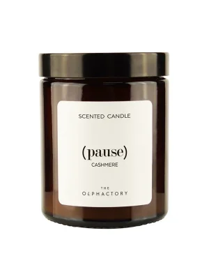 Hit Sezóny CASHMERE (pause)Vonná svíčka, 135 g